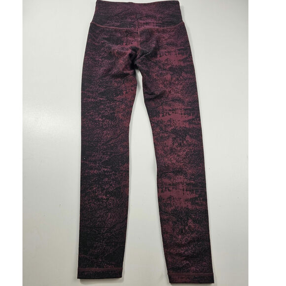 Athleta Elation Glades 7/8 Tight Leggings in Red
Black size Small cute gym warm - Picture 2 of 9
